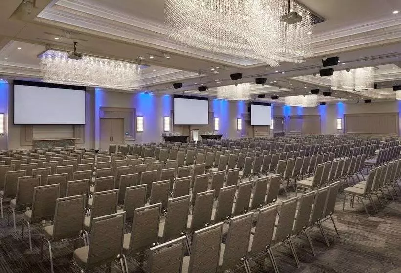 בית מלון כפרי Towneplace Suites By Marriott Oshawa