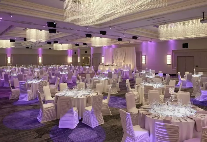 בית מלון כפרי Towneplace Suites By Marriott Oshawa