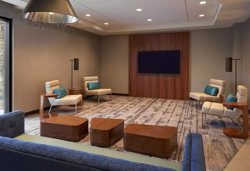 בית מלון כפרי Towneplace Suites By Marriott Oshawa