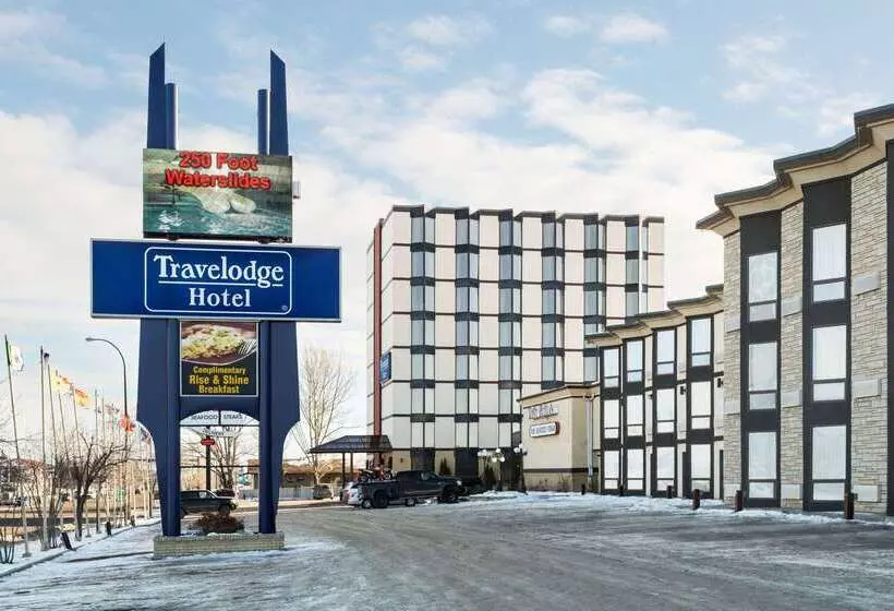 فندق Travelodge By Wyndham Lloydminster
