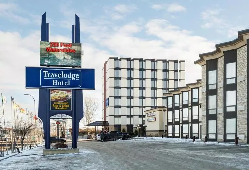 فندق Travelodge By Wyndham Lloydminster