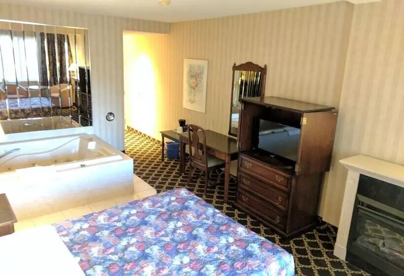 فندق Travelodge By Wyndham Niagara Falls Lundys Lane