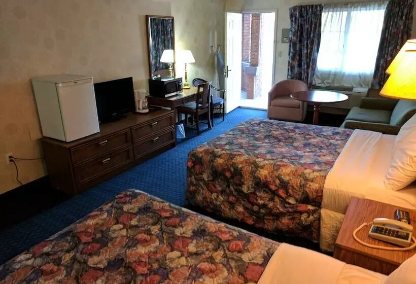 فندق Travelodge By Wyndham Niagara Falls Lundys Lane