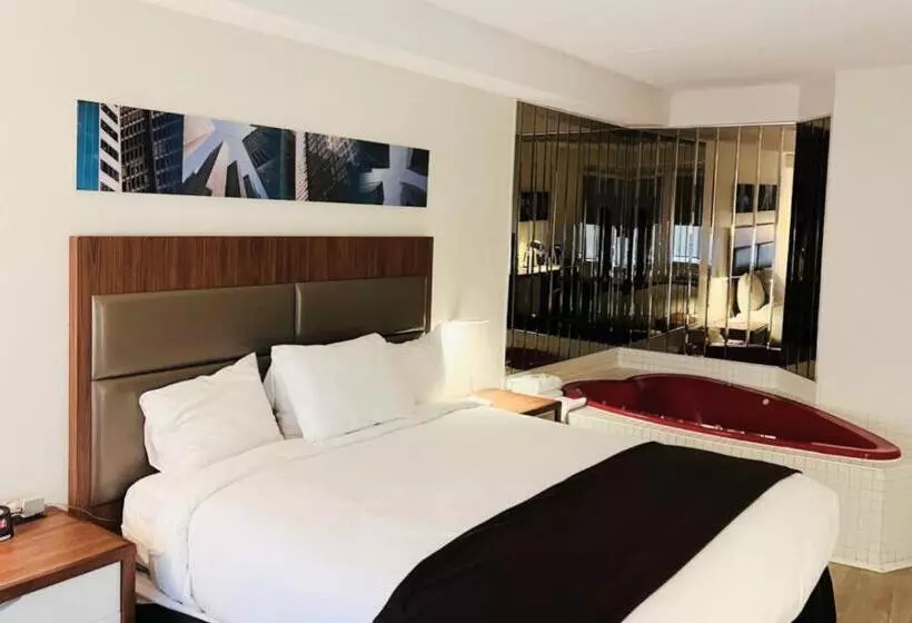 فندق Travelodge By Wyndham Niagara Falls Lundys Lane