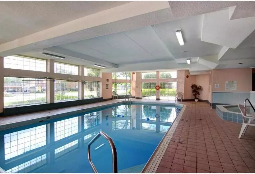 فندق Travelodge By Wyndham Niagara Falls Lundys Lane