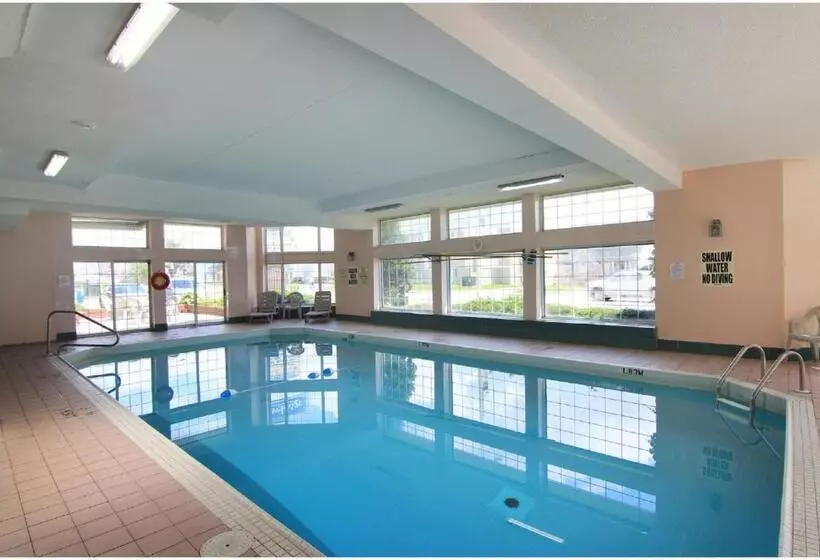 فندق Travelodge By Wyndham Niagara Falls Lundys Lane