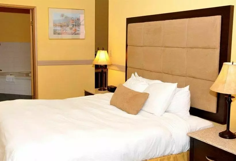 Pacific Inn Resort Hotel & Conference Centre