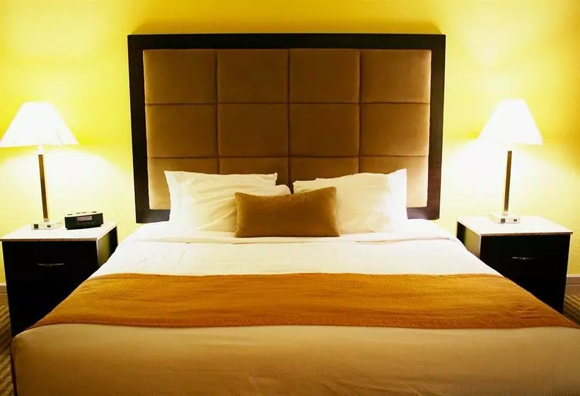 Pacific Inn Resort Hotel & Conference Centre