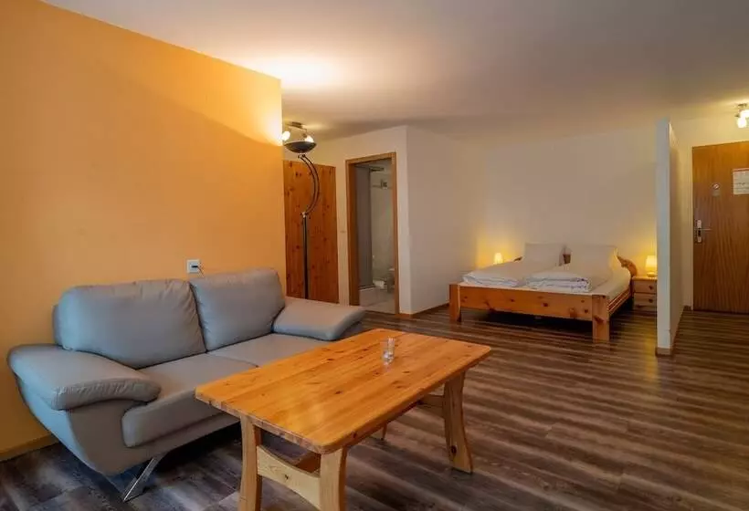 Dala Hotel & Apartments