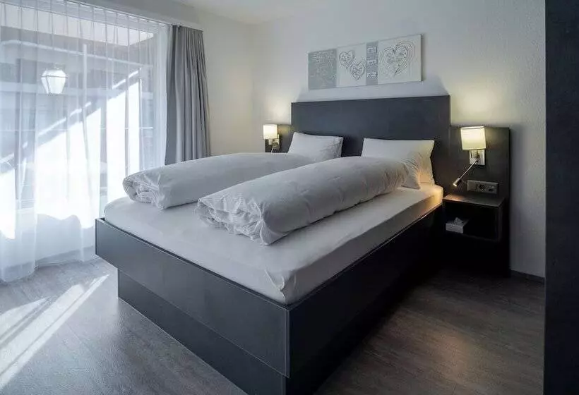 Dala Hotel & Apartments