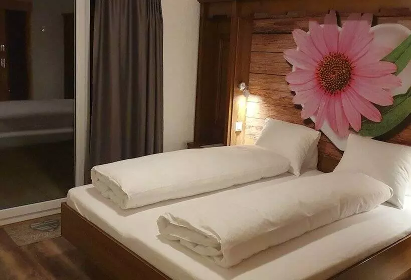 Dala Hotel & Apartments