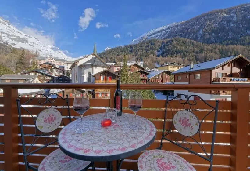 Dala Hotel & Apartments