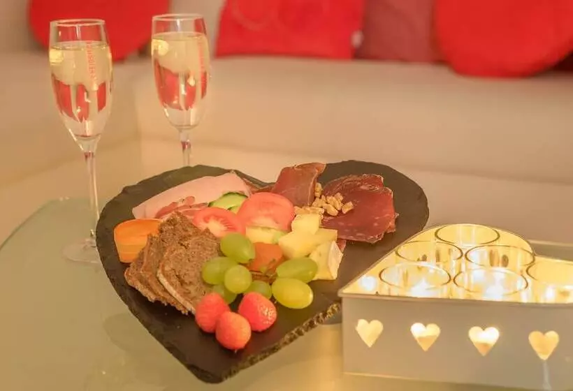 Dala Hotel & Apartments