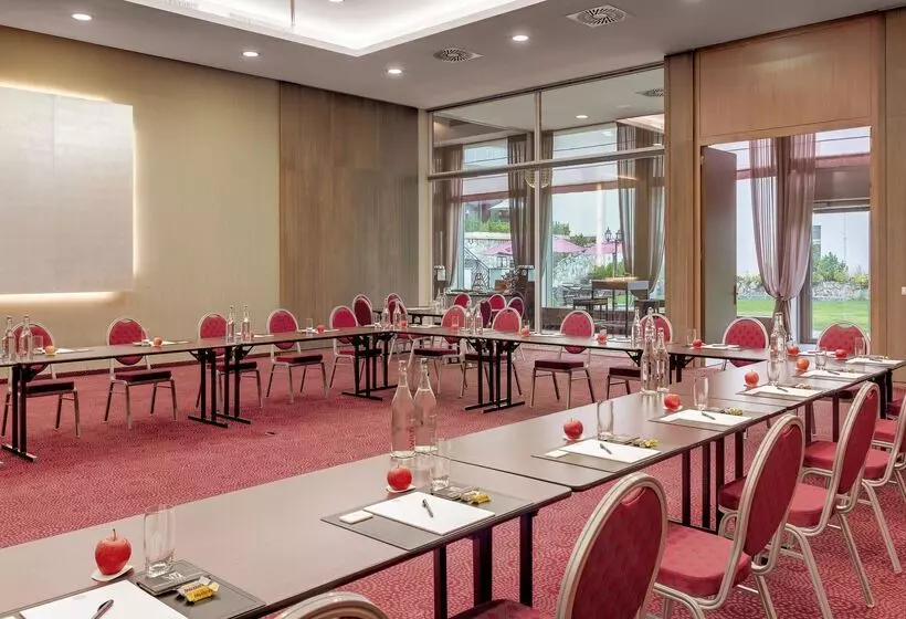 Szálloda Morosani Schweizerhof