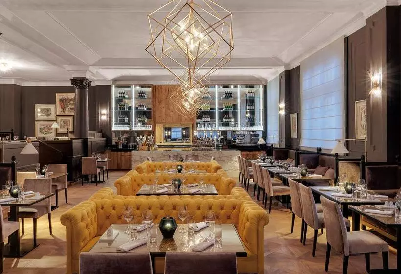 Szálloda Morosani Schweizerhof