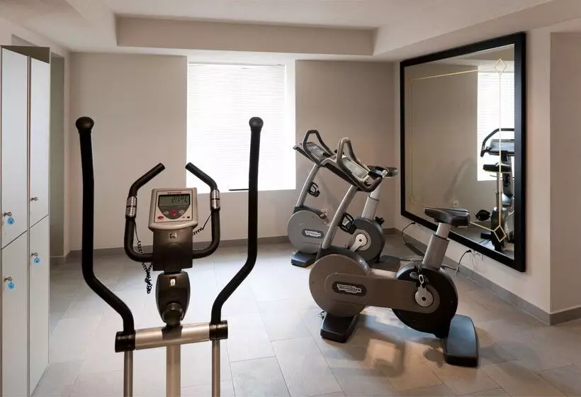 Szálloda Morosani Schweizerhof