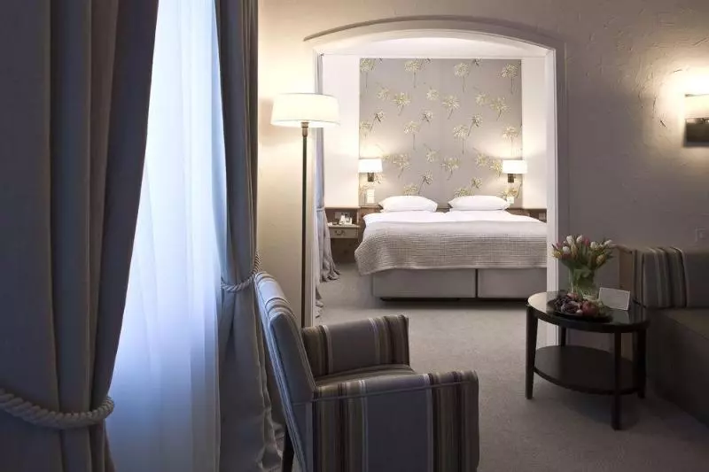 Szálloda Morosani Schweizerhof