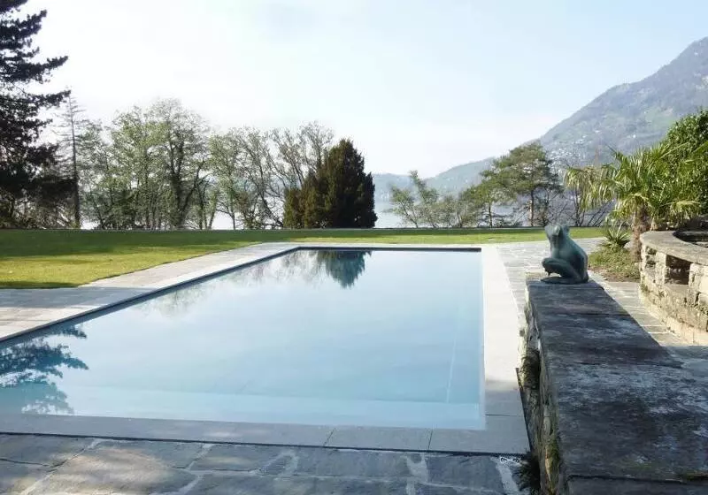 See  Und Seminarhotel Floraalpina Vitznau