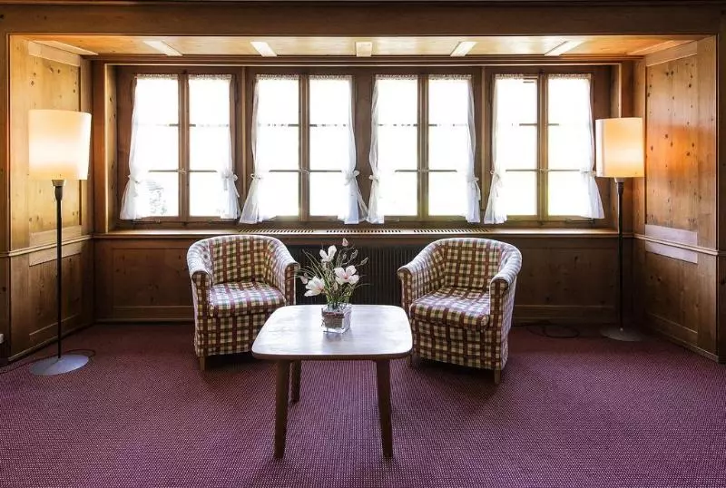 See  Und Seminarhotel Floraalpina Vitznau