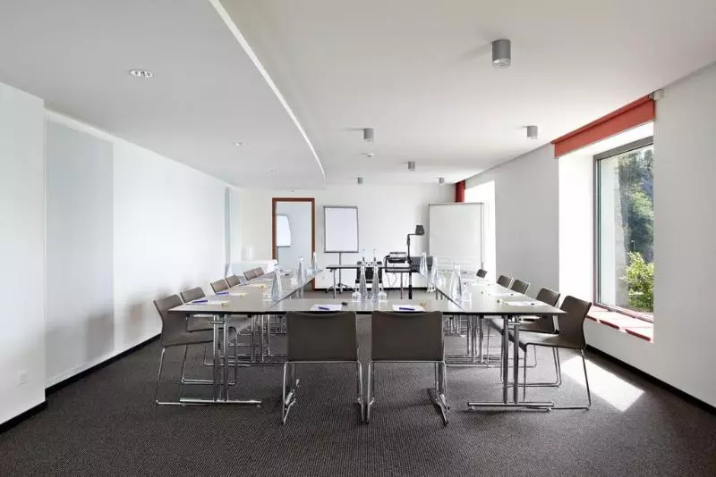 See  Und Seminarhotel Floraalpina Vitznau