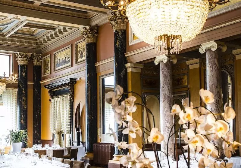 Hôtel Des Trois Couronnes & Spa   The Leading Hotels Of The World