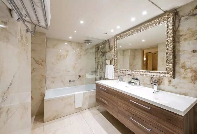 Adams Beach Hotel & Spa