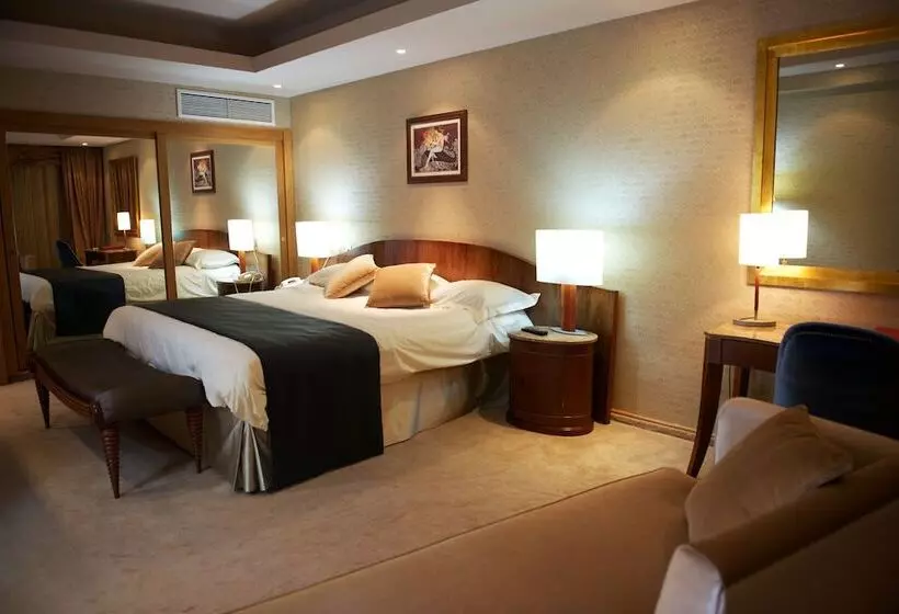 Adams Beach Hotel & Spa