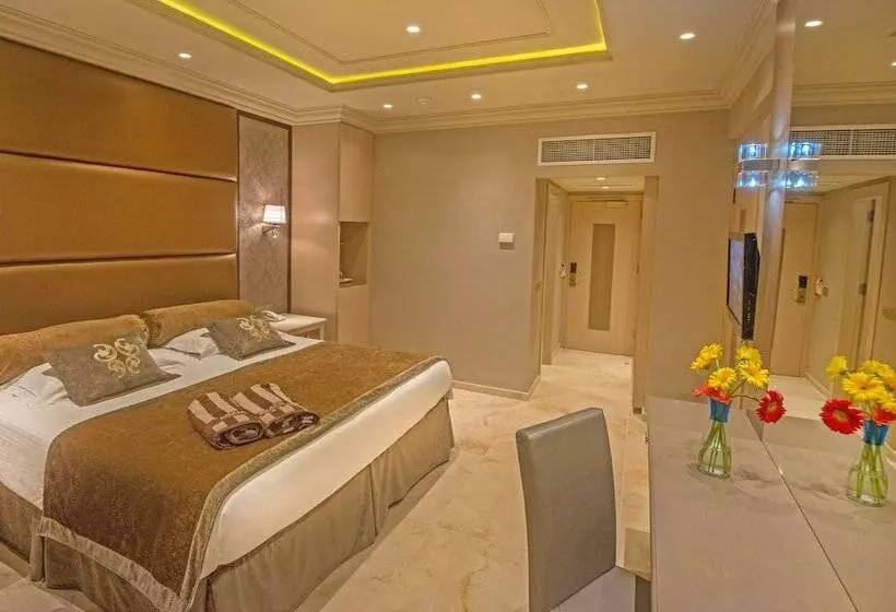 Adams Beach Hotel & Spa