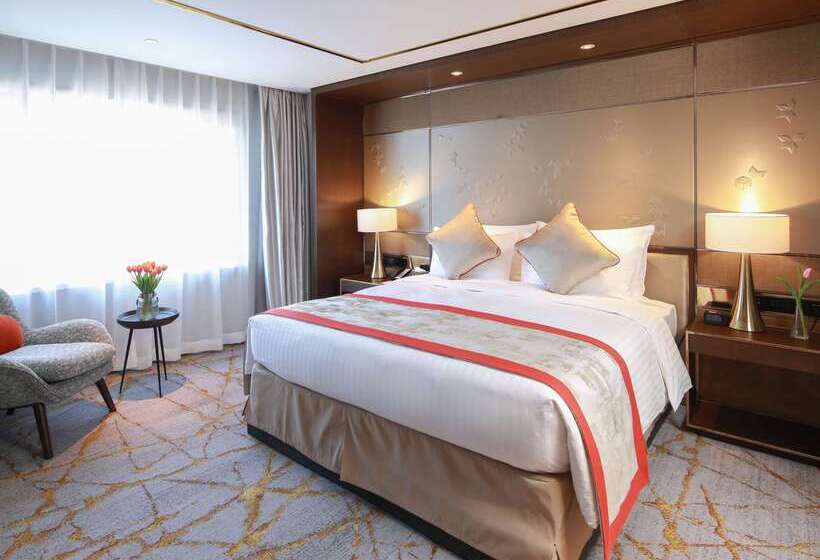 Hotel Golden Tulip Shanghai Hongqiao   A Louvre
