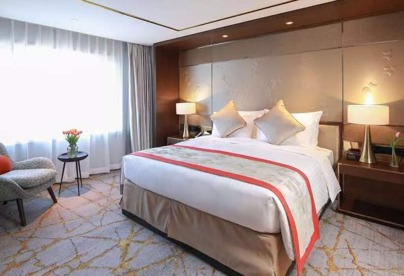 Hotel Golden Tulip Shanghai Hongqiao   A Louvre