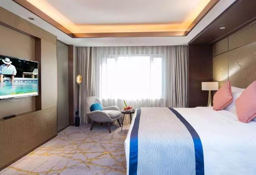 Hotel Golden Tulip Shanghai Hongqiao   A Louvre