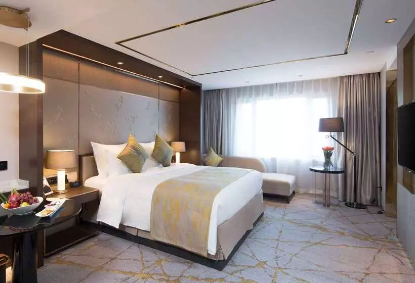 Hotel Golden Tulip Shanghai Hongqiao   A Louvre