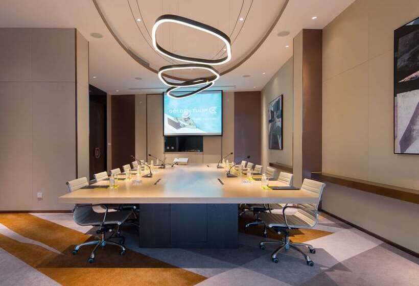Hotel Golden Tulip Shanghai Hongqiao   A Louvre