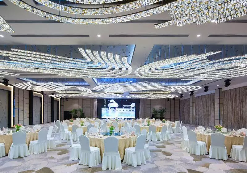 Hotel Golden Tulip Shanghai Hongqiao   A Louvre