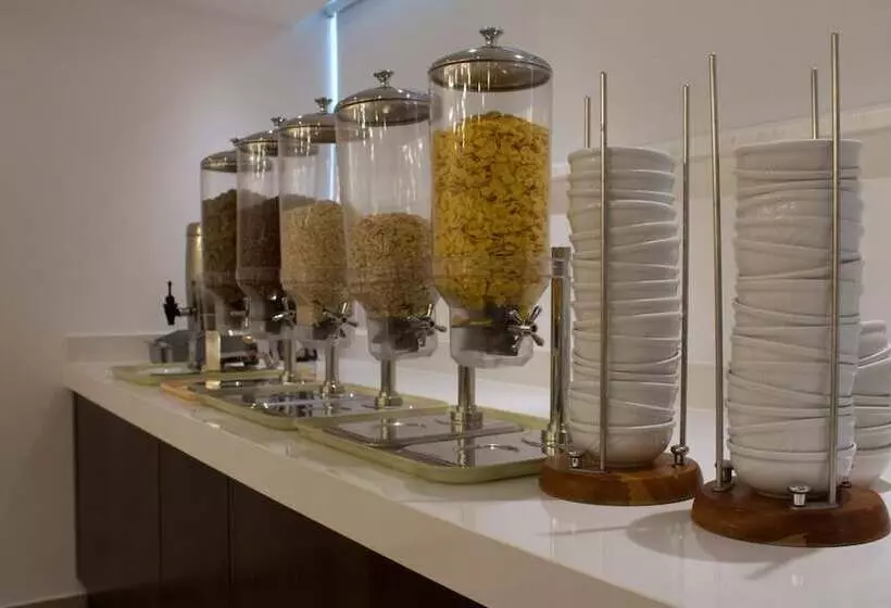 Kapetanios Bay Hotel Protaras