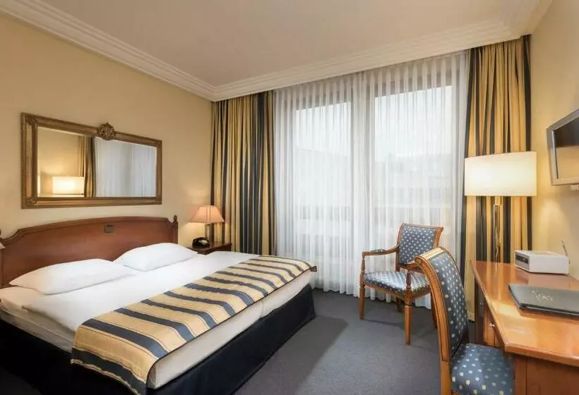 هتل Mondial Am Kurfürstendamm