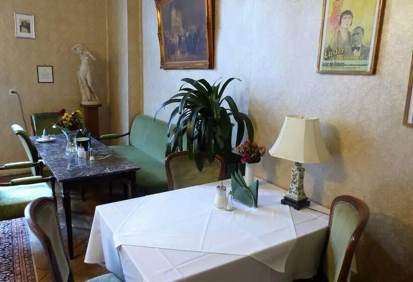 Hotelli Pension Funk Am Kurfürstendamm