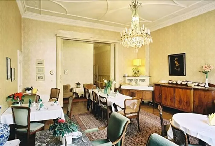 Hotelli Pension Funk Am Kurfürstendamm