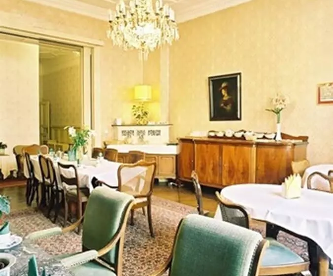 Hotelli Pension Funk Am Kurfürstendamm