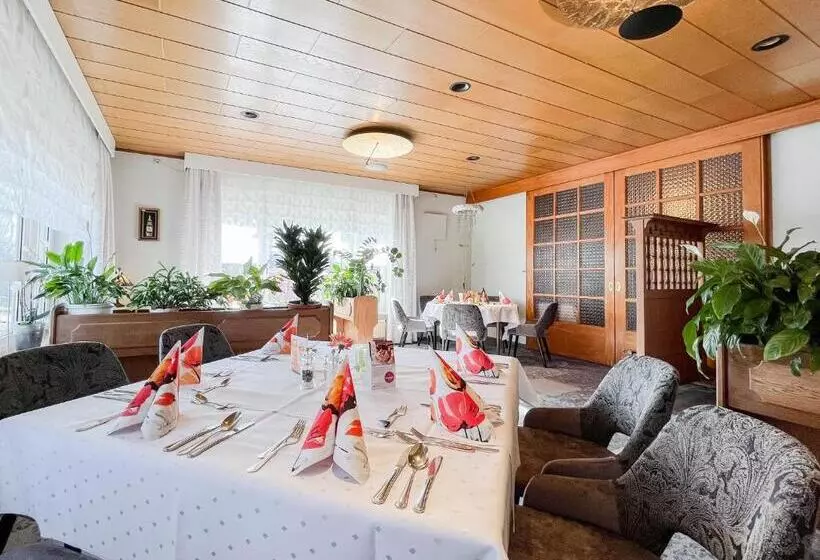 ホテル Restaurant Vier Linden