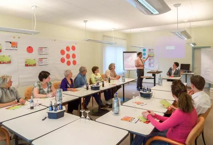 ホテル Restaurant Vier Linden