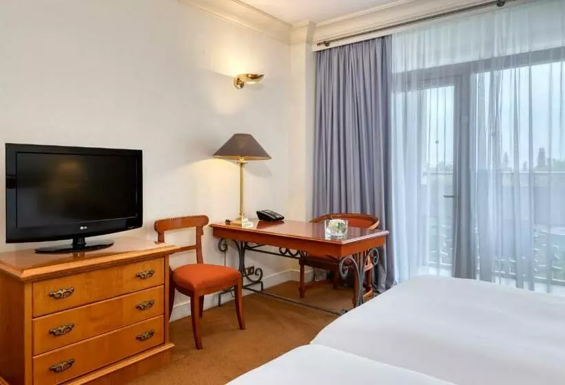 هتل The Landmark Nicosia