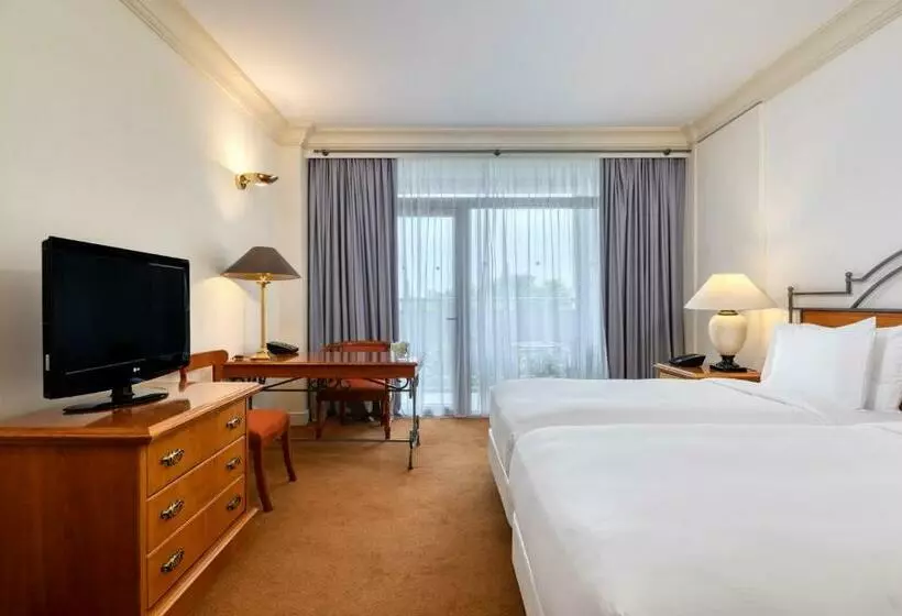 هتل The Landmark Nicosia