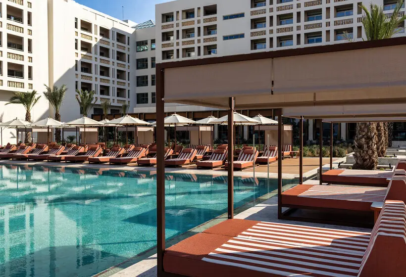 هتل The Landmark Nicosia, Autograph Collection