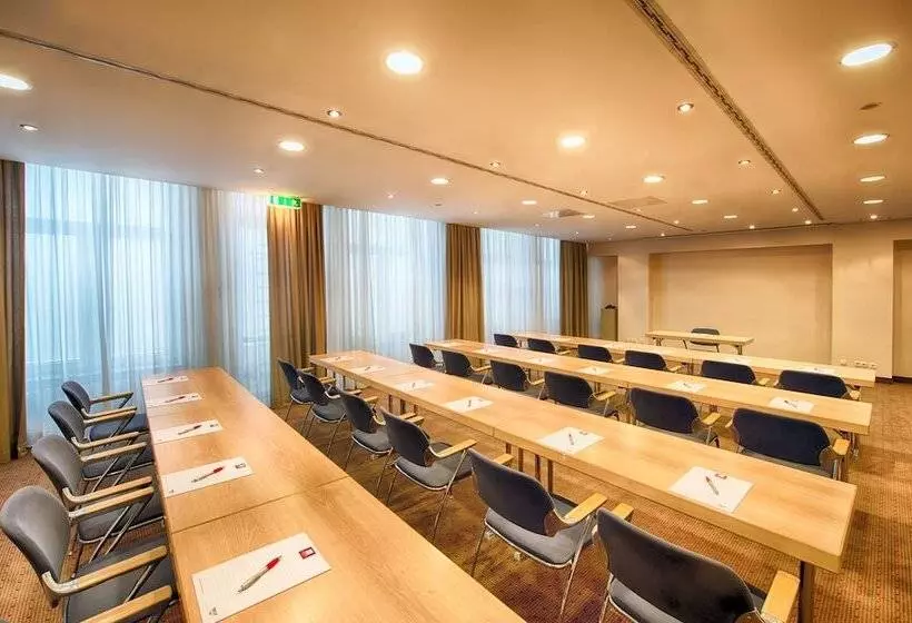 Leonardo Hotel Hamburg Airport