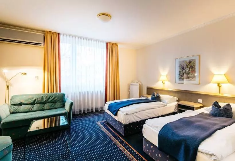 בית מלון כפרי Consul Retro