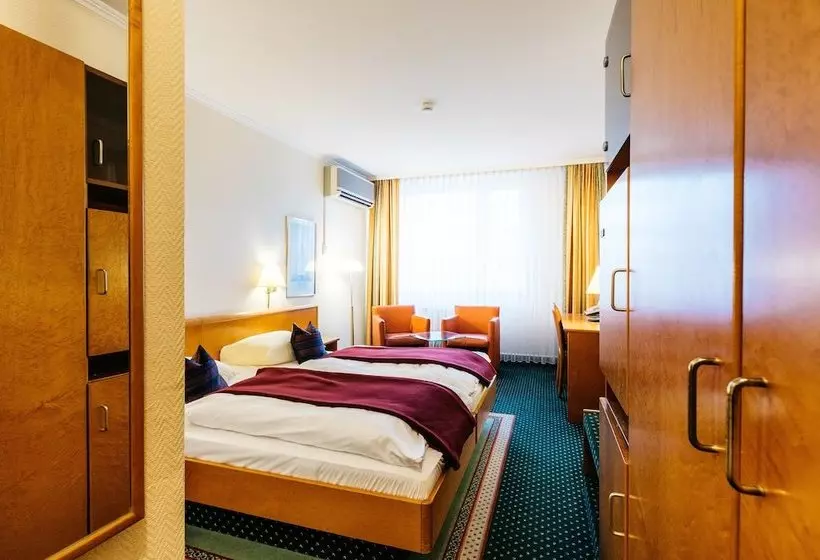 בית מלון כפרי Consul Retro