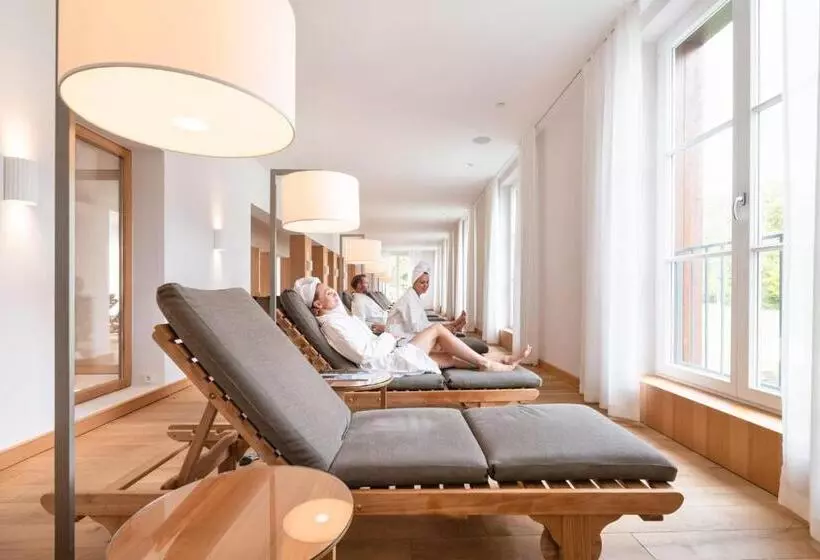 فندق Gräflicher Park Health & Balance Resort