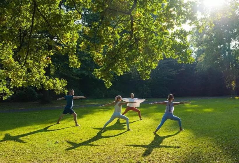 فندق Gräflicher Park Health & Balance Resort