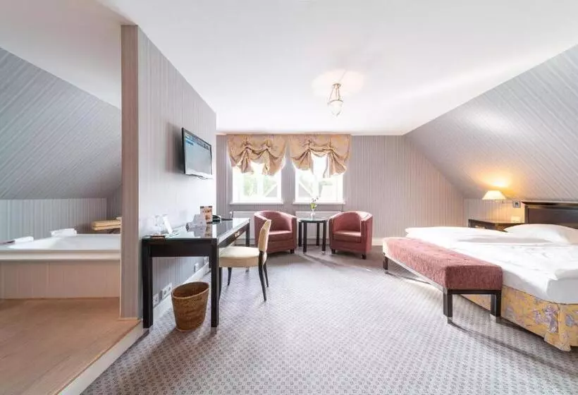 فندق Gräflicher Park Health & Balance Resort